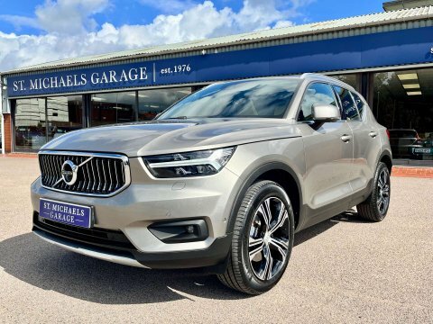 Volvo XC40 1.5 T5 Recharge Phev R Design Pro Red #71
