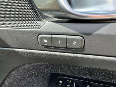 Volvo XC40 1.5 T5 Recharge Phev R Design Pro Red #59