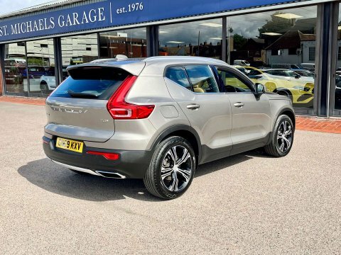 Volvo XC40 1.5 T5 Recharge Phev R Design Pro Red #8