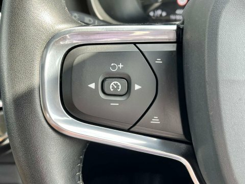 Volvo XC40 1.5 T5 Recharge Phev R Design Pro Red #51