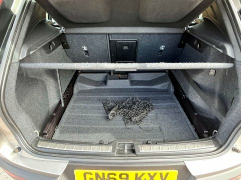Volvo XC40 1.5 T5 Recharge Phev R Design Pro Red #67