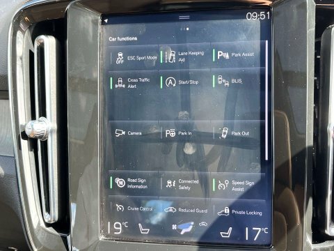 Volvo XC40 1.5 T5 Recharge Phev R Design Pro Red #37