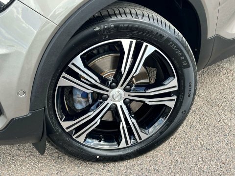 Volvo XC40 1.5 T5 Recharge Phev R Design Pro Red #3
