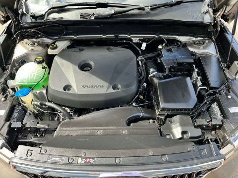 Volvo XC40 1.5 T5 Recharge Phev R Design Pro Red #7