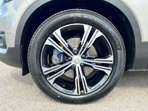 Volvo XC40 1.5 T5 Recharge Phev R Design Pro Red #12