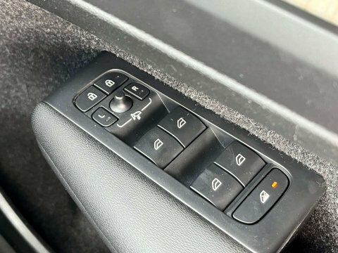 Volvo XC40 1.5 T5 Recharge Phev R Design Pro Red #56