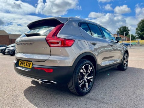 Volvo XC40 1.5 T5 Recharge Phev R Design Pro Red #73