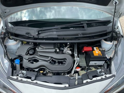 Toyota Aygo Vvt-i X-play X-shift SA69FWB White #6