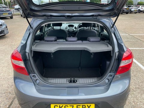 Ford KA+ 1.2 85 Zetec White #43