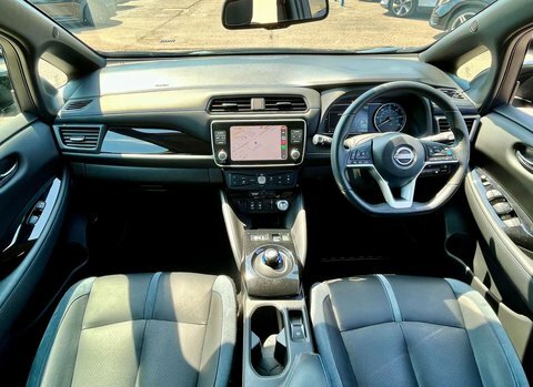 Nissan Leaf Hatchback Black #2