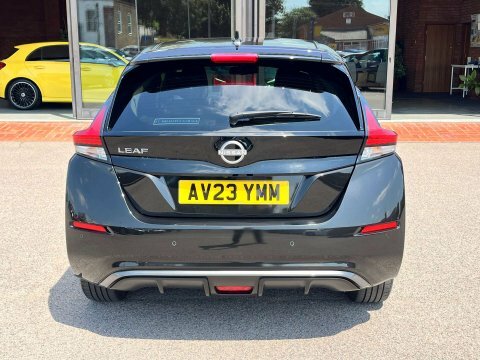 Nissan Leaf Hatchback Black #6