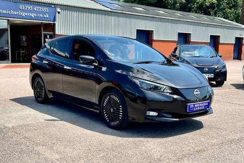 Nissan Leaf Hatchback Black #4