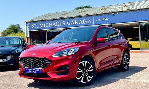 Ford Kuga Suv EA22CCJ Red