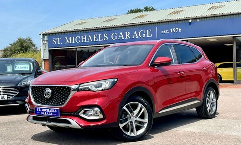 MG HS Suv SE23UZO Red