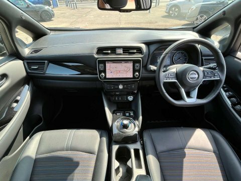 Nissan Leaf Hatchback RK23YTX Black #2