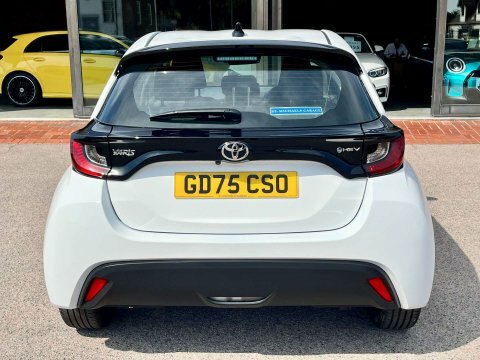 Toyota Yaris Automatic GD75CSO White #6