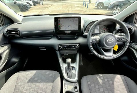 Toyota Yaris Automatic GD75CSO White #2