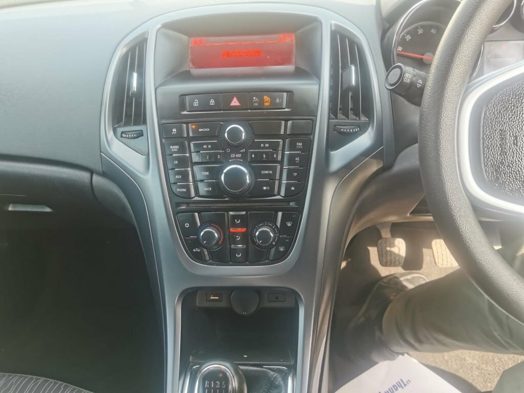 Vauxhall Mokka 1.4L Se YF15VKM Orange #4