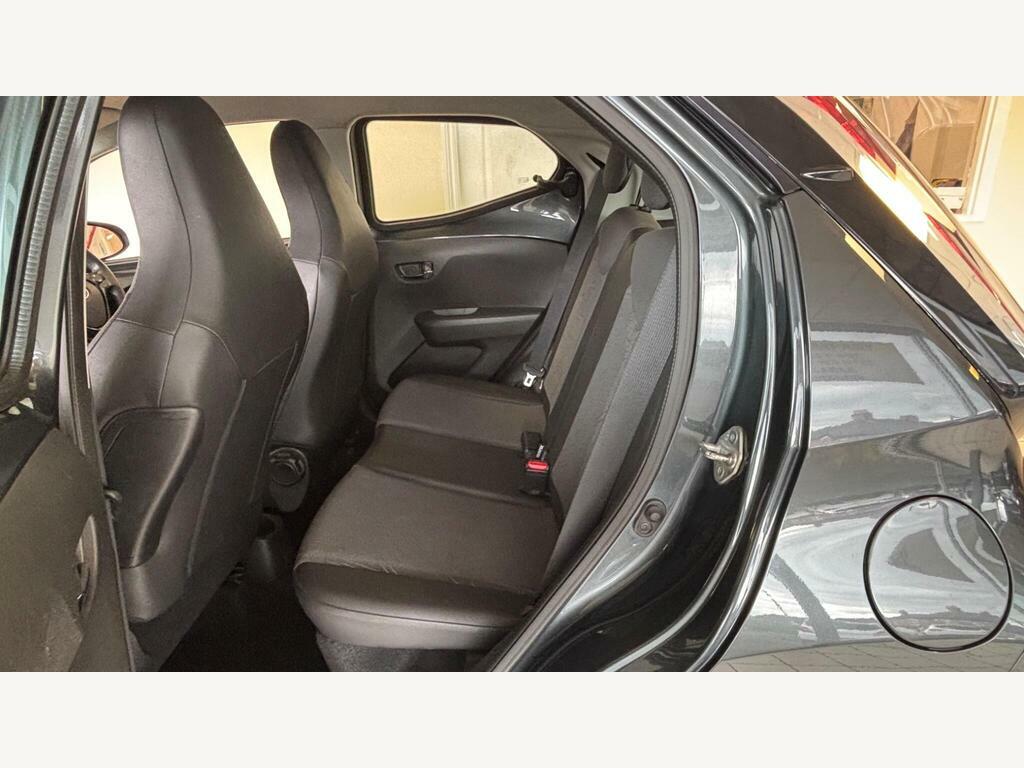 Toyota Aygo Hatchback 1.0 White #14