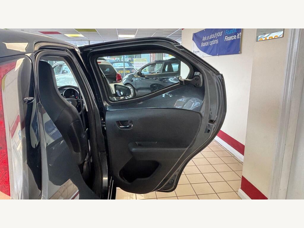 Toyota Aygo Hatchback 1.0 White #11