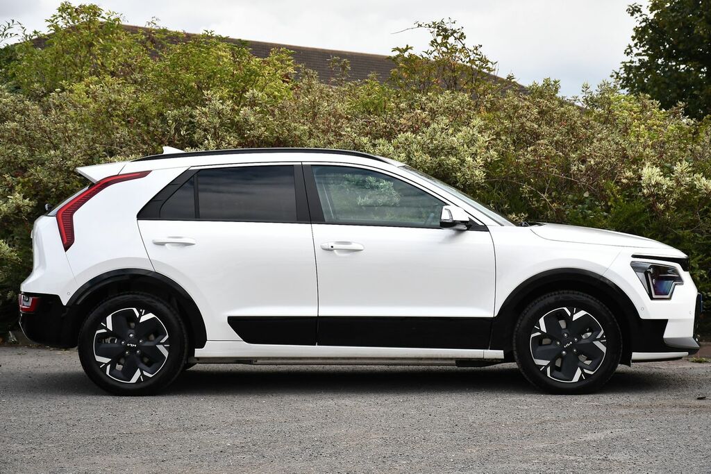 Kia e-Niro 64.8Kwh 4 Suv 201 Bhp NX25RYD White #2