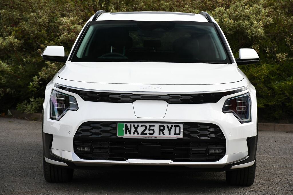 Kia e-Niro 64.8Kwh 4 Suv 201 Bhp NX25RYD White #5