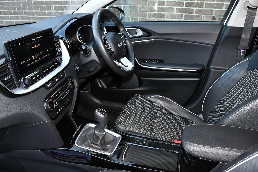 Kia Ceed 1.5 T-gdi 3 Sportswagon Euro 6 NV74CZM White #4