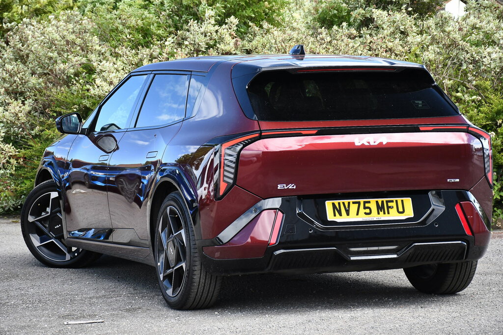 Kia EV4 81.4Kwh Gt-line Hatchback 201 B NV75MFU Red #3
