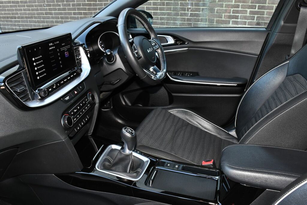 Kia Proceed 1.5 T-gdi Gt-line Shooting Brake EN73XAP Black #4