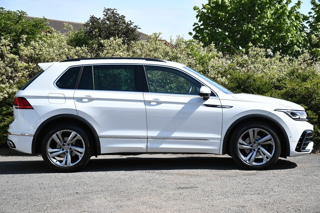Volkswagen Tiguan 1.5 Tsi R-line Edition Suv Dsg Euro 6 NL23VKR White #2