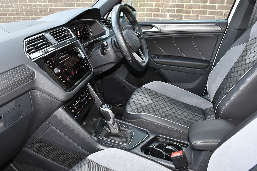 Volkswagen Tiguan 1.5 Tsi R-line Edition Suv Dsg Euro 6 NL23VKR White #4