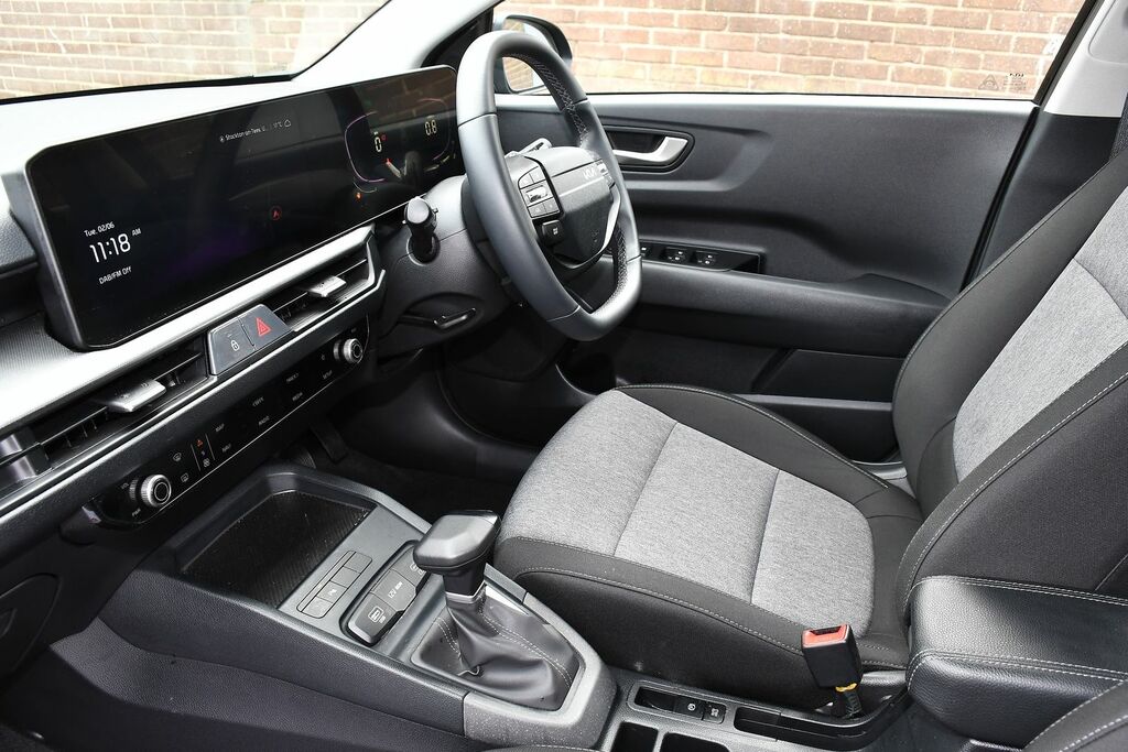 Kia Stonic 1.0 T-gdi Pure Suv Dct Euro 6 Ss 98 LG26TWD Black #4