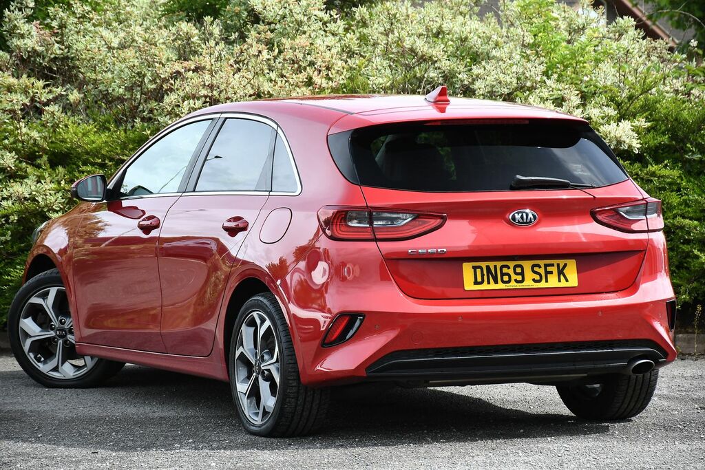 Kia Ceed 1.4 T-gdi 3 Hatchback Dct Euro 6 Ss Red #3