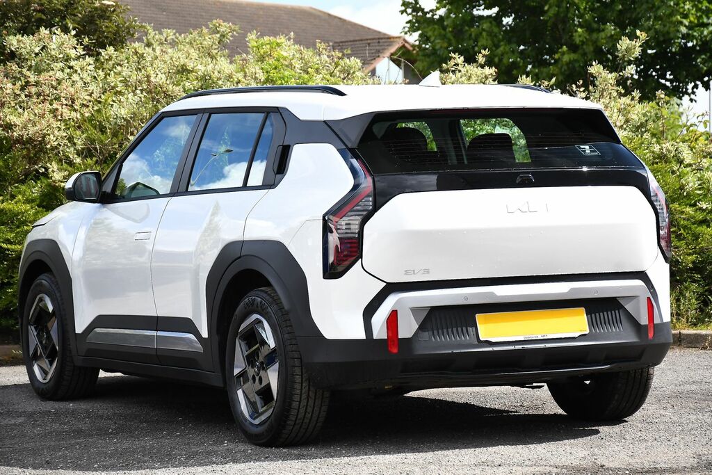 Kia EV3 81.4Kwh Air Suv 201 Bhp White #3