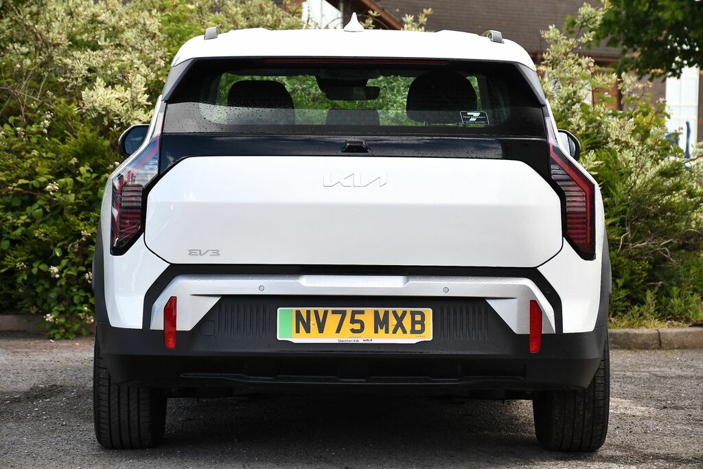 Kia EV3 81.4Kwh Air Suv 201 Bhp White #6