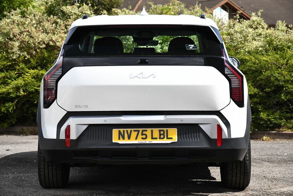 Kia EV3 81.4Kwh Air Suv 201 Bhp NV75LBL White #6