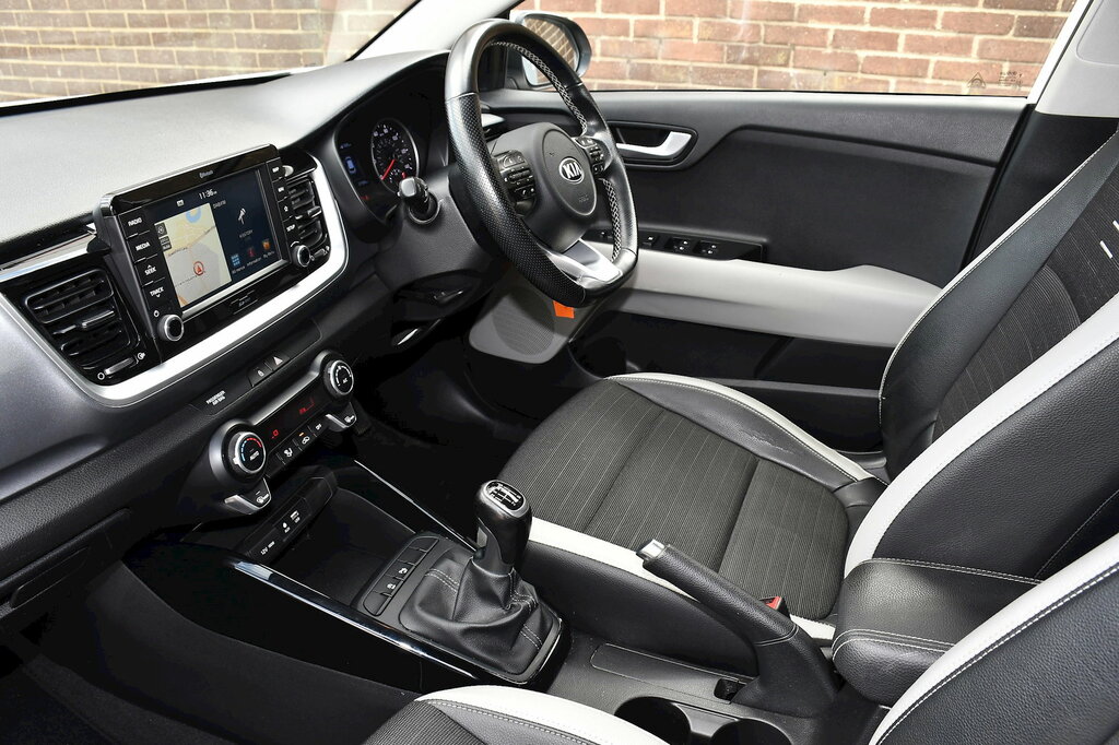 Kia Stonic Crdi 3 Isg White #6
