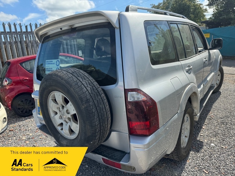 Mitsubishi Shogun 3.5 Gdi Warrior Silver #3