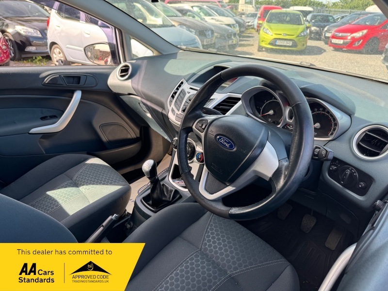 Ford Fiesta 5dr Hatchback CE10FHT White #5