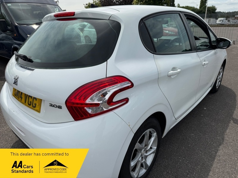 Peugeot 208 Active White #3