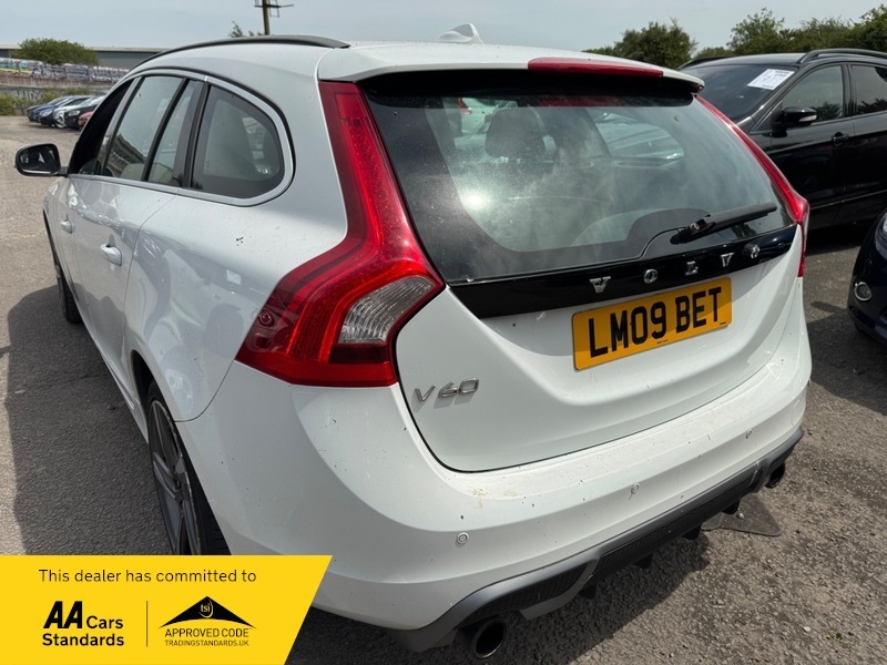 Volvo V60 D2 R-design White #3
