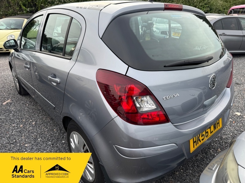 Vauxhall Corsa 1.2 Design 16V 80 Bhp Gold #4