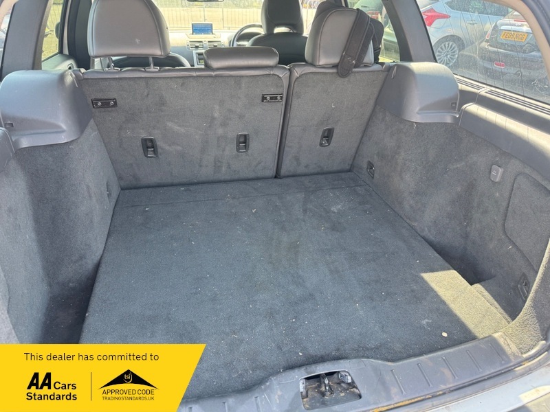 Volvo V50 1.6L Se Lux Edition White #7