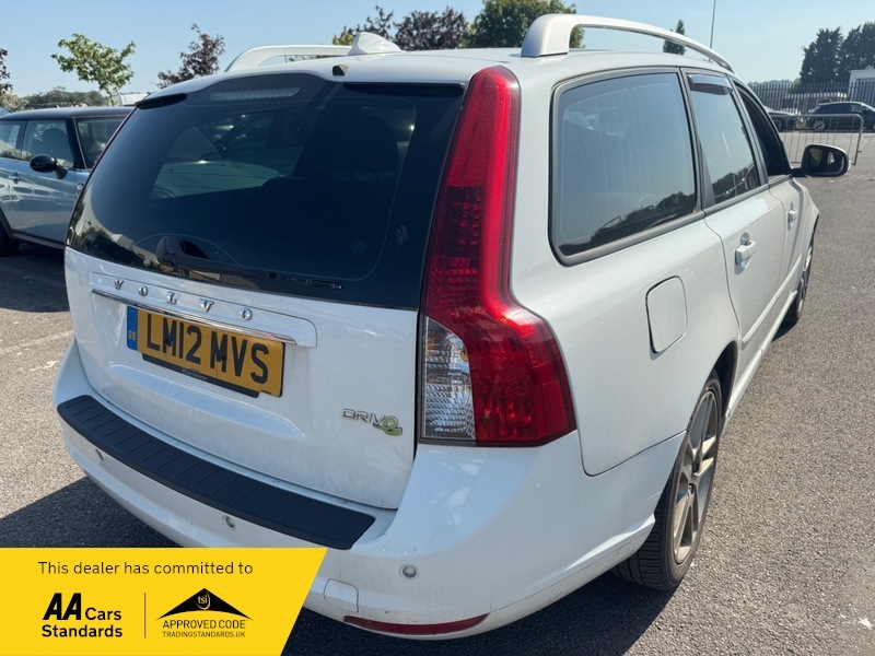 Volvo V50 Drive Se Lux Edition White #3