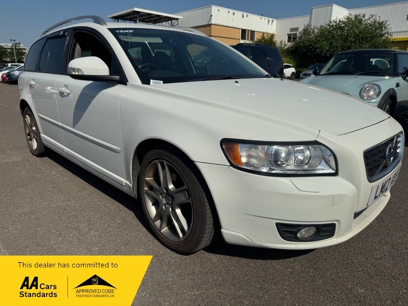 Volvo V50 Drive Se Lux Edition White #2