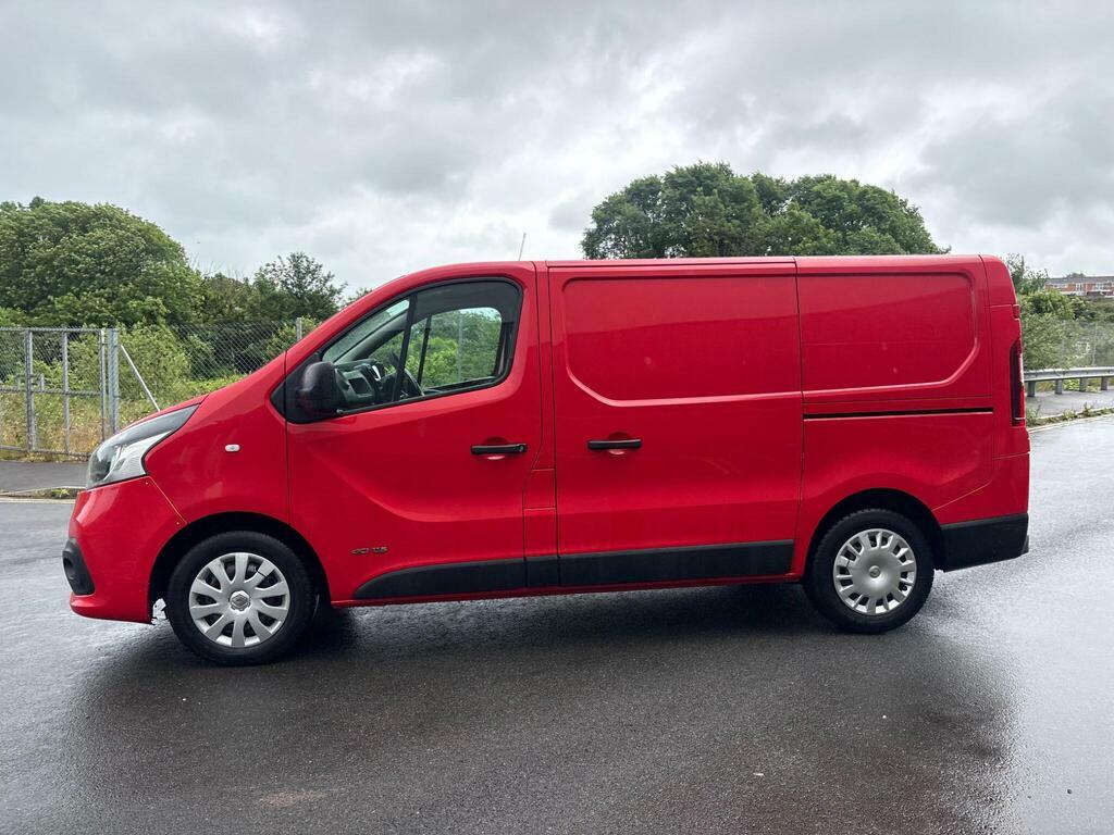 Renault Trafic 1.6 Dci 27 Business Swb Standard Roof Euro 5 Red #3