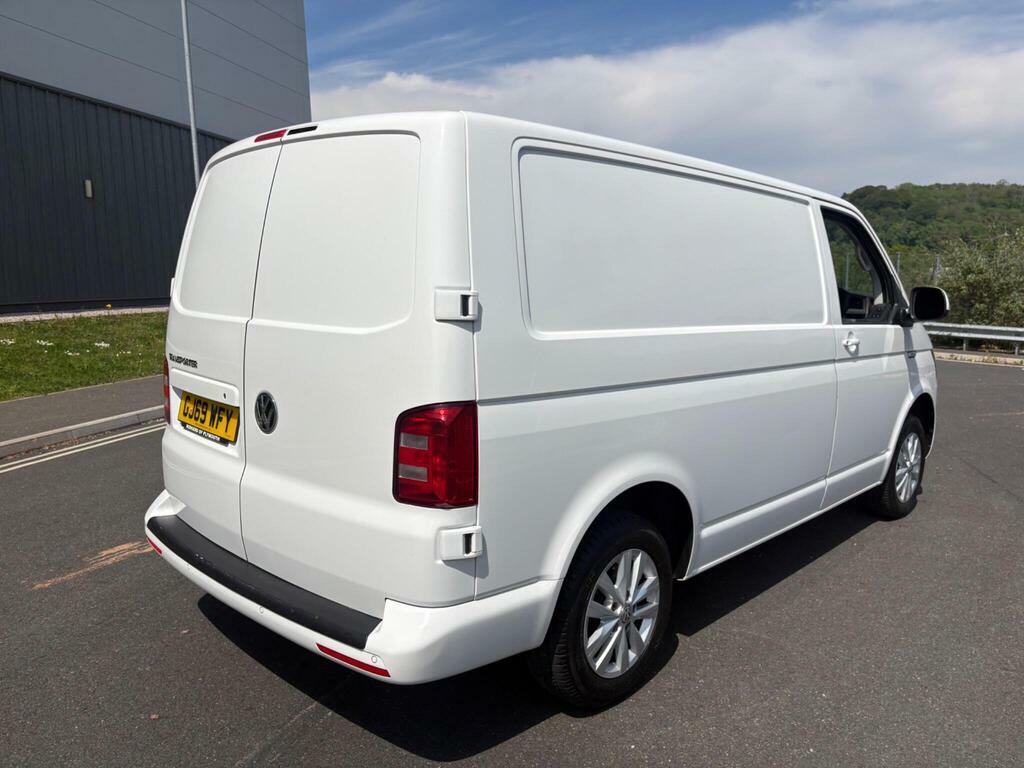 Volkswagen Transporter Mpv White #22