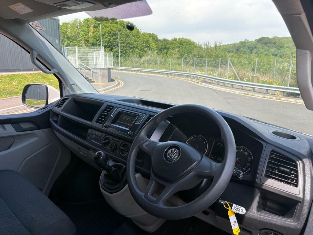 Volkswagen Transporter Mpv White #31