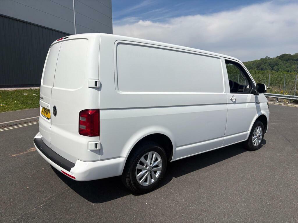 Volkswagen Transporter Mpv White #23