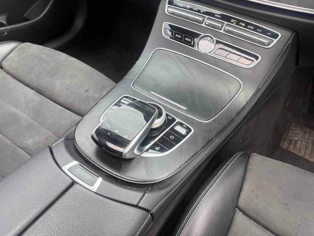 Mercedes-Benz E Class White #29